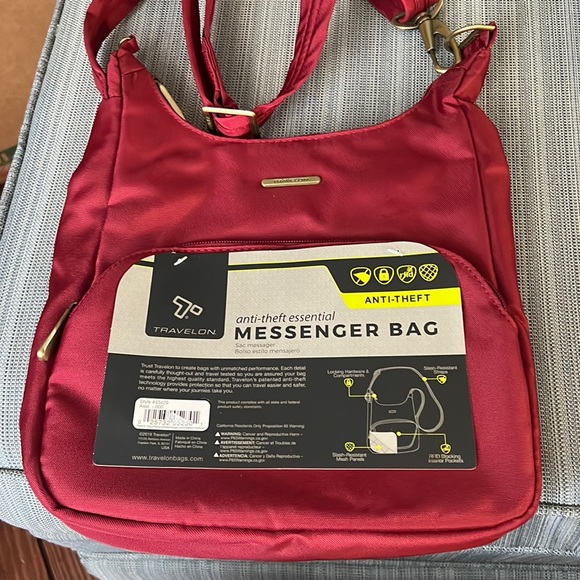 Travelon Bags Travelon Nwot Messenger Bag Poshmark
